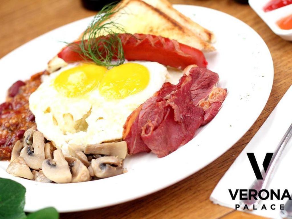 Verona Palace Hotel Μπαντούνγκ Εξωτερικό φωτογραφία