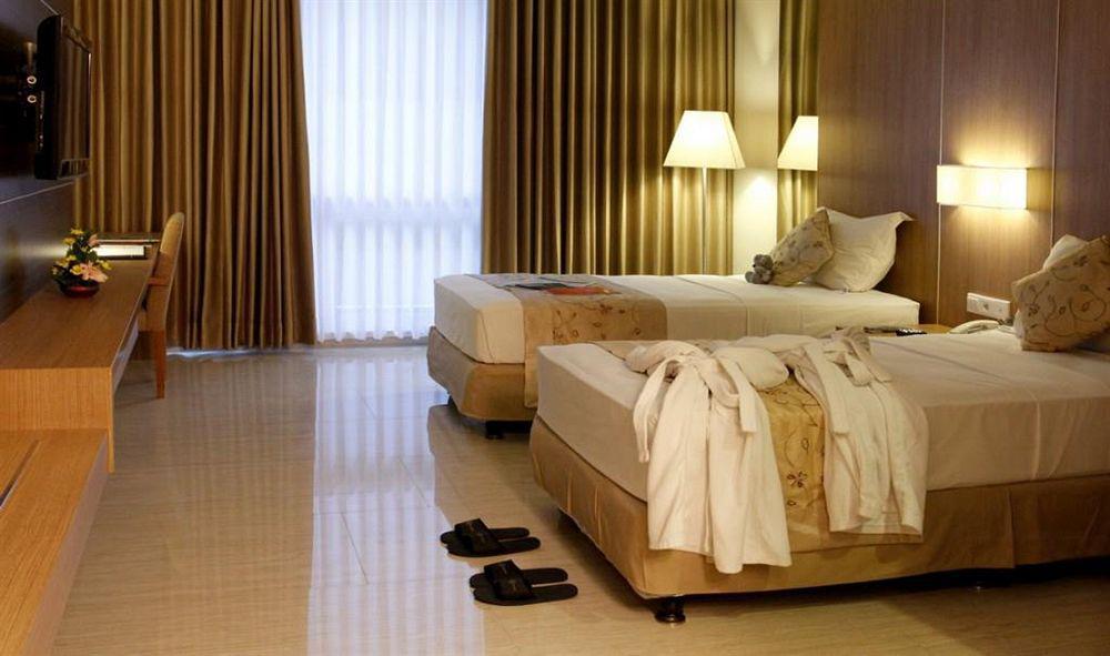 Verona Palace Hotel Μπαντούνγκ Εξωτερικό φωτογραφία